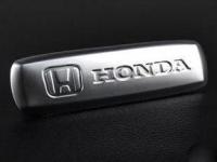 Эмблема Honda из полированного алюминия для ковриков салона - 1 шт., 18х64 мм